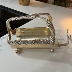 Elegant Silver plated Godinger vine  bottle  Holder